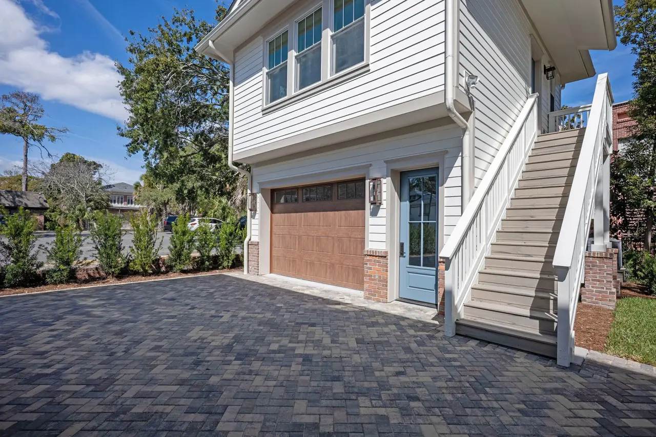 Guest house and driveway