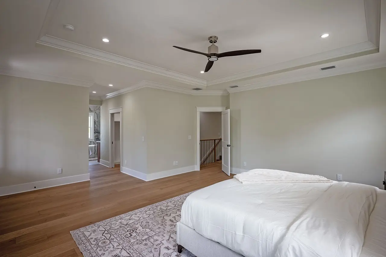 Bedroom with tray ceiling